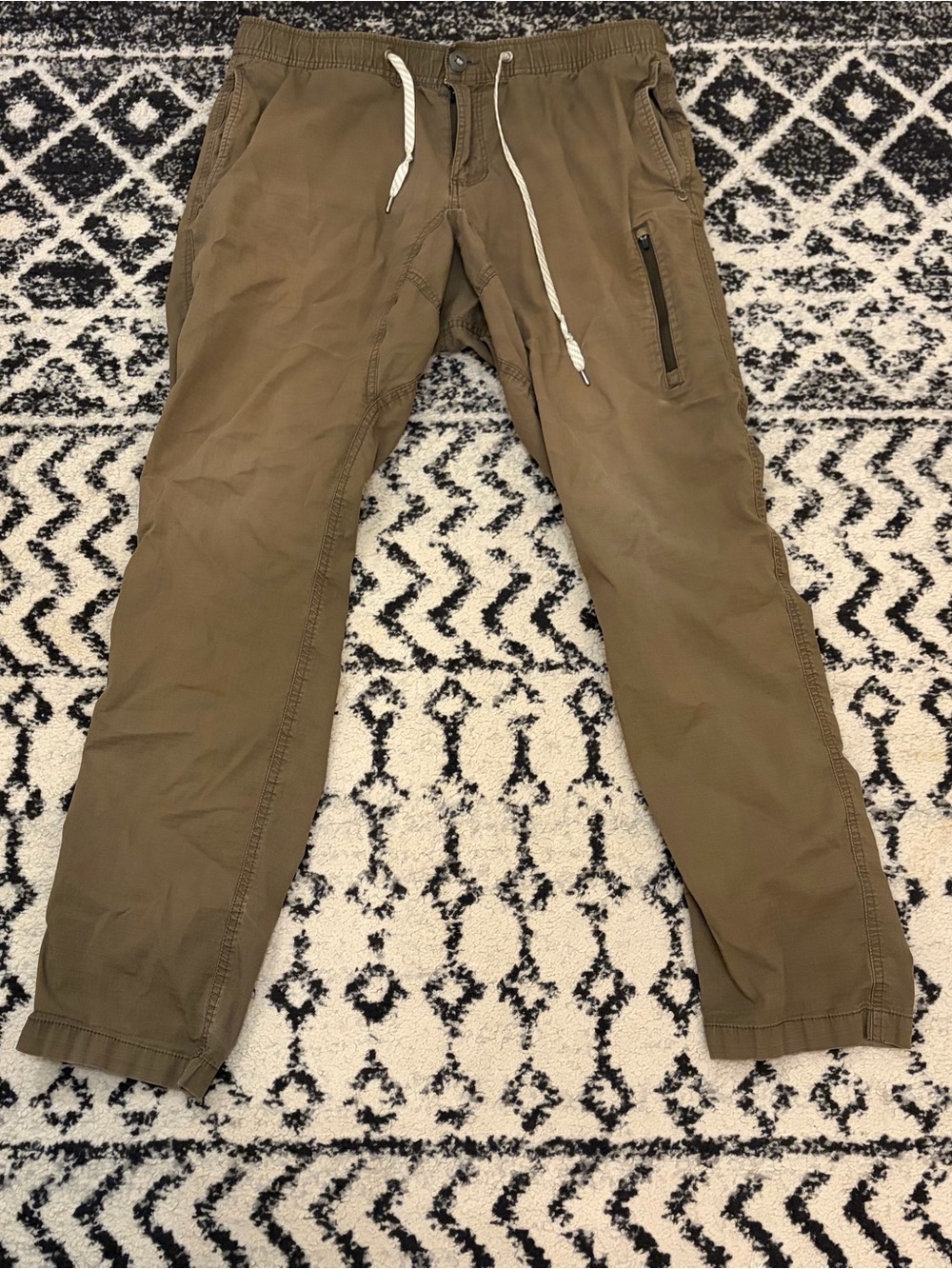 Vuori Pants Mens L Khaki Ripstop Climber Joggers Hiking Outdoor Gorp V412 32x30